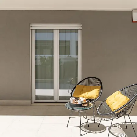 Am156 240 Modern Urban With Terrace & Wifi